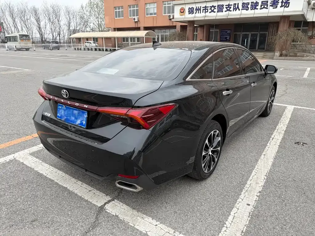 Toyota Avalon — фото 10