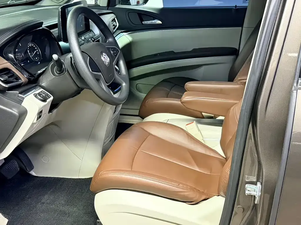 Buick GL8 2023 из CN, фото 2