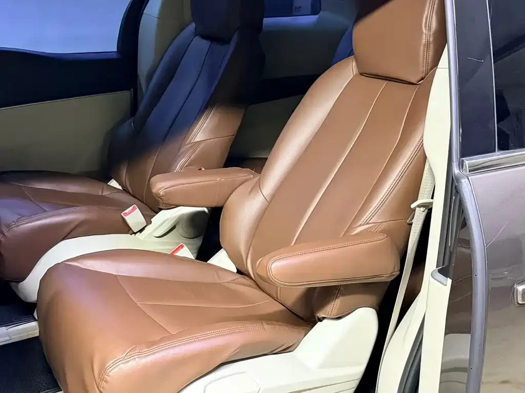 Buick GL8 2023 из CN, фото 4
