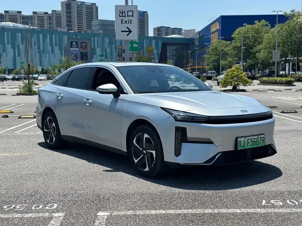 Geely Galaxy L6 — фото 10