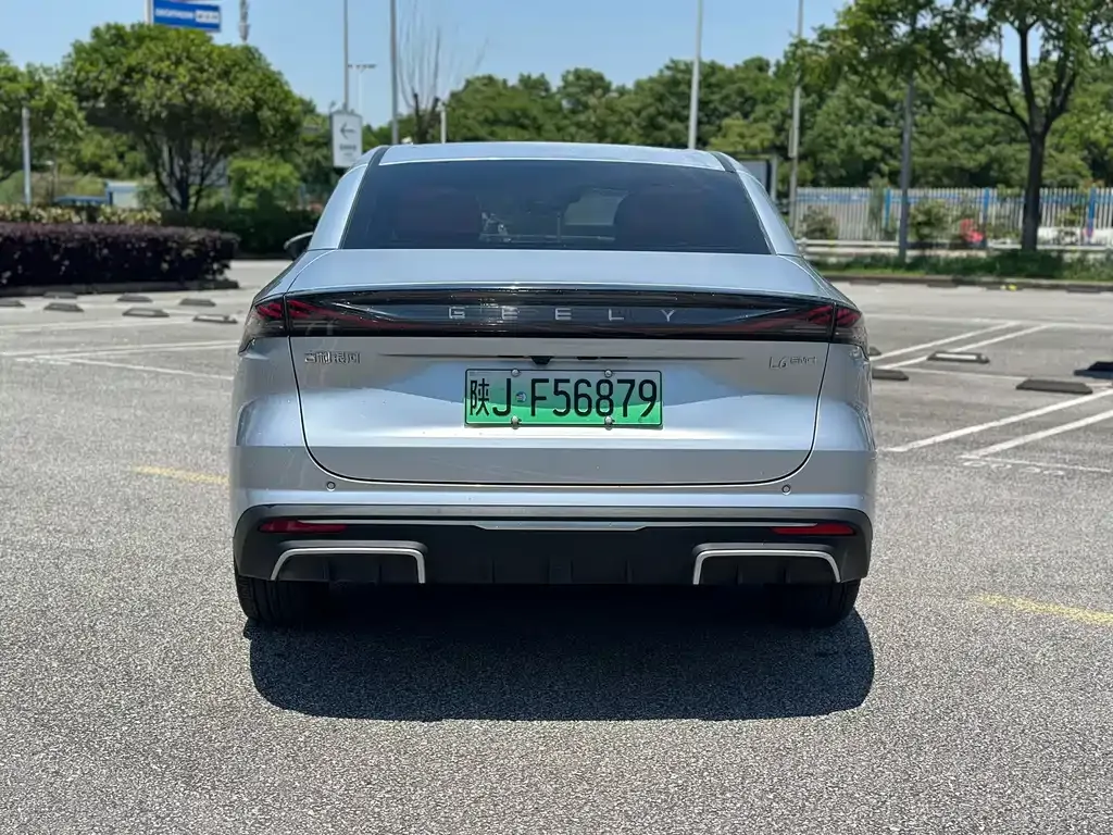 Geely Galaxy L6 — фото 4