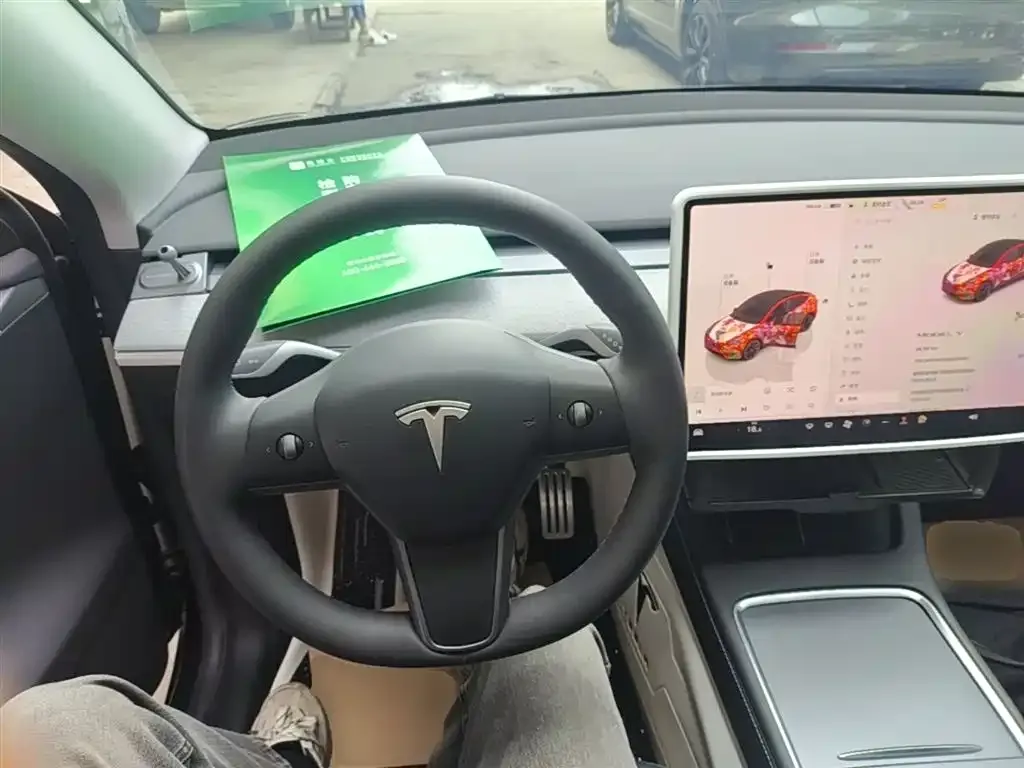 Tesla Model Y — фото 8