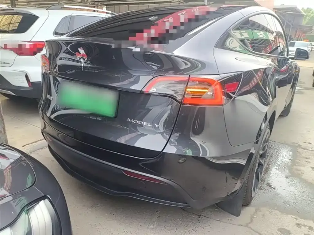 Tesla Model Y — фото 6
