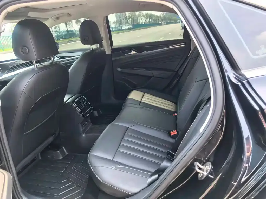 Volkswagen Passat New Energy 2022 из CN, фото 3