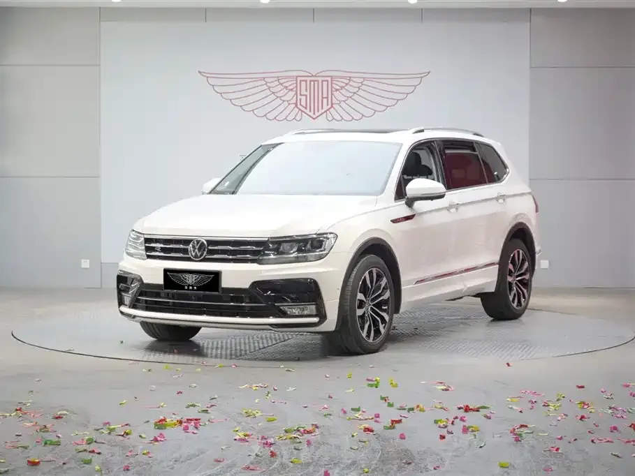 Volkswagen Tiguan L — фото 1