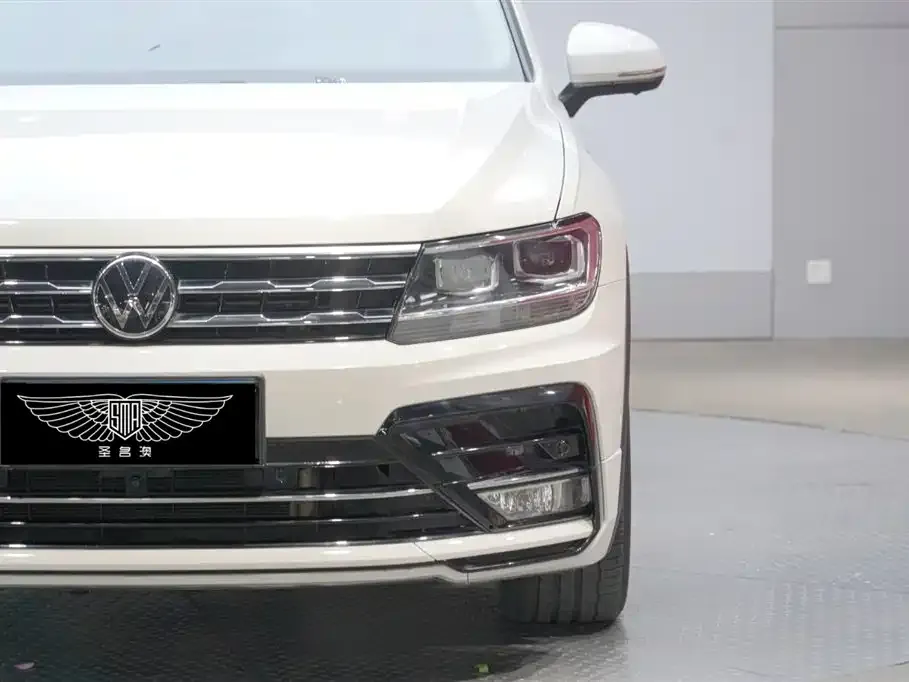 Volkswagen Tiguan L — фото 5