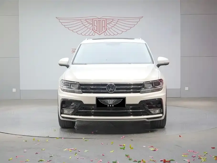 Volkswagen Tiguan L — фото 2