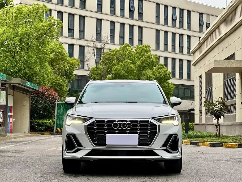 Audi Q3 — фото 10