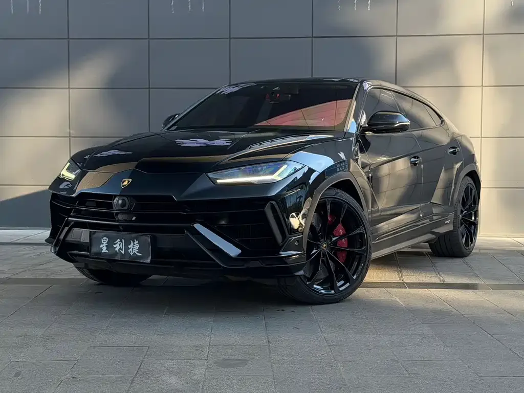 Lamborghini Urus — фото 1