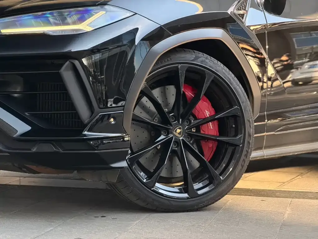 Lamborghini Urus — фото 3