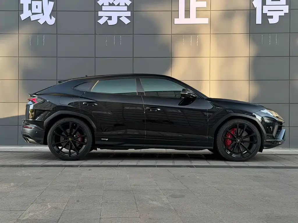 Lamborghini Urus — фото 2