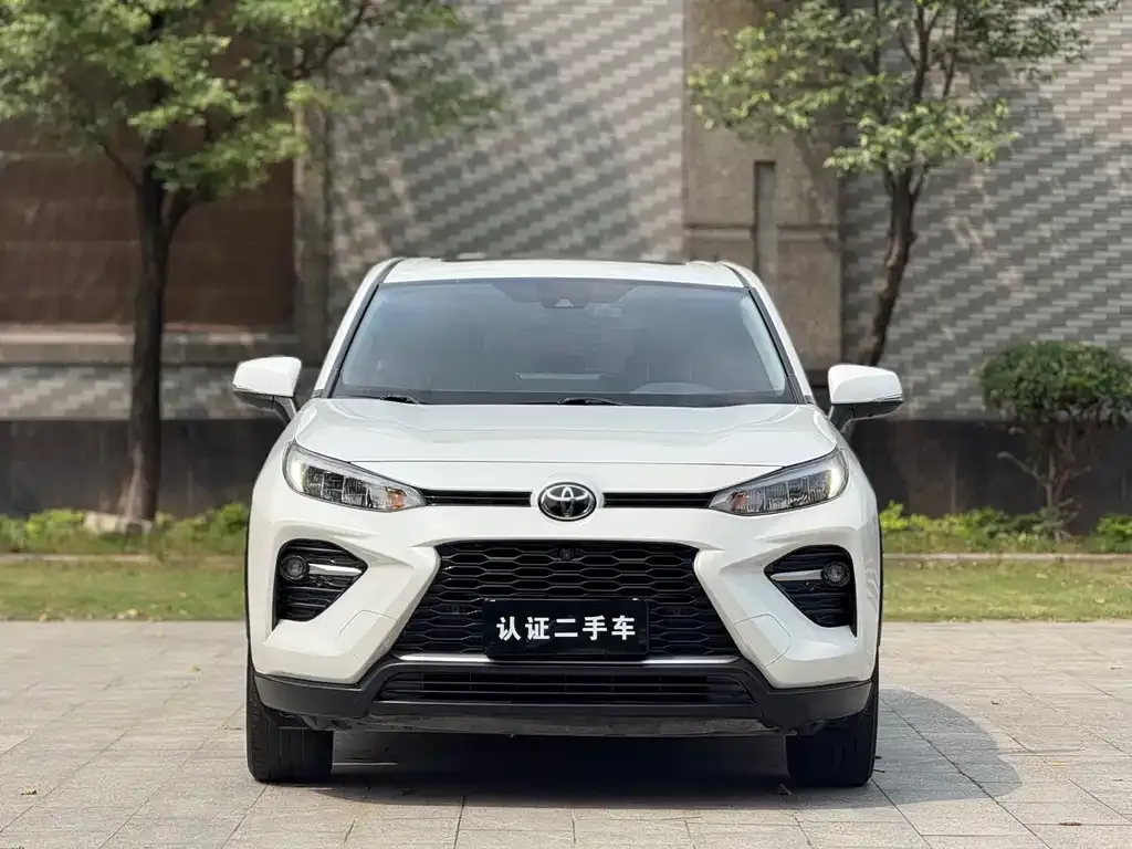 Toyota Wildlander — фото 10