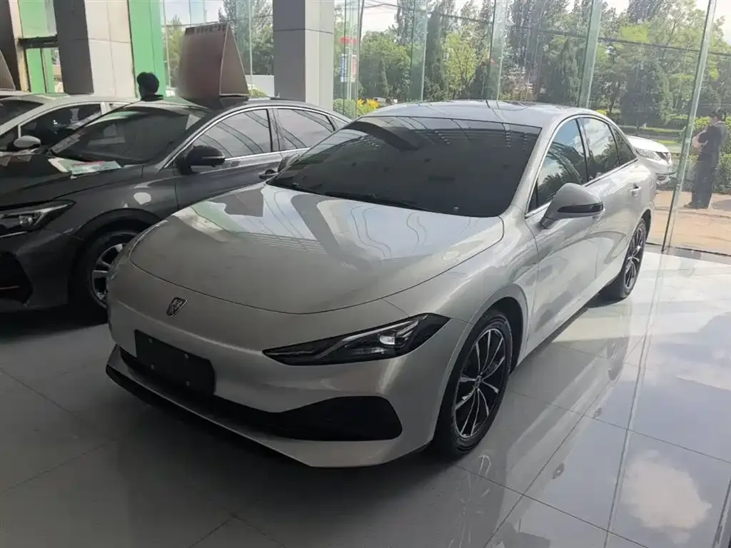 Roewe D7 — фото 1