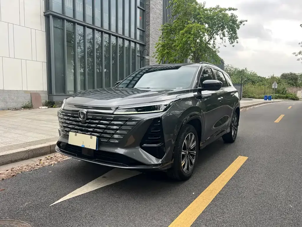 Changan CS75PLUS — фото 1