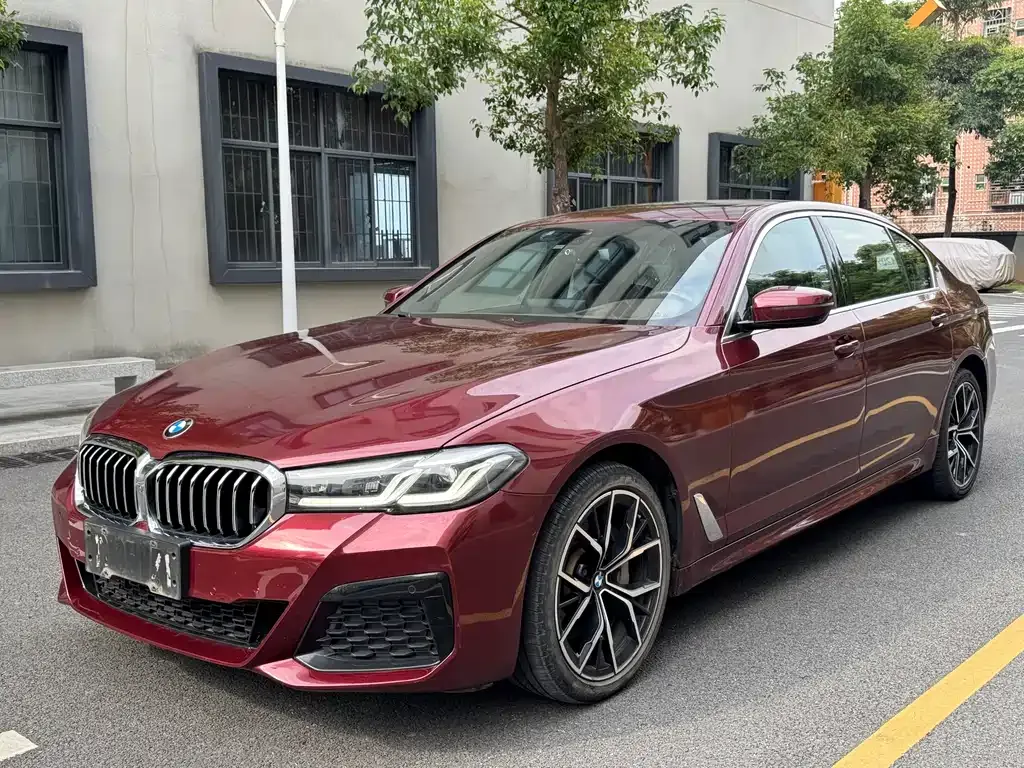 BMW 5 Series — фото 1