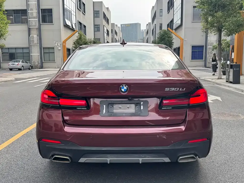 BMW 5 Series — фото 2