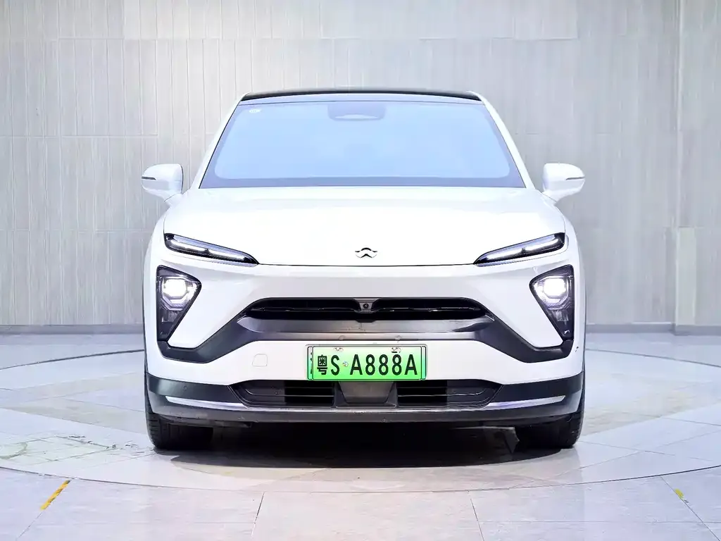 NIO EC6 — фото 10