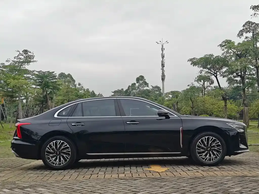Hongqi H5 — фото 3