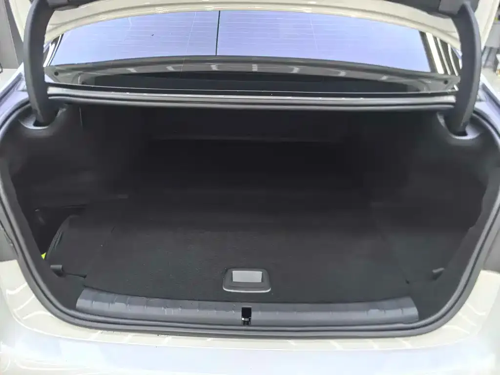 BMW 5 Series New Energy — фото 3