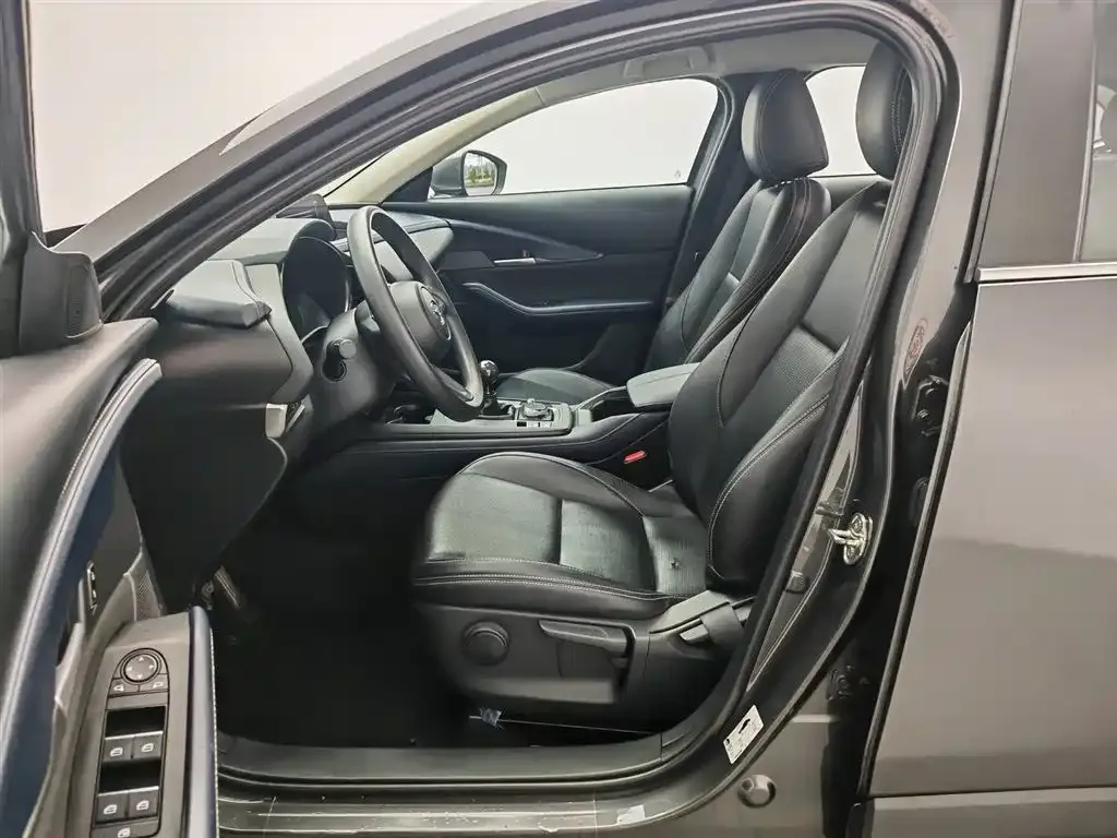 Mazda CX-30 2022 из CN, фото 8