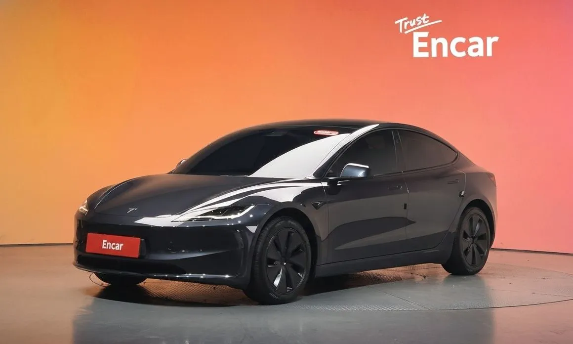 Tesla Model 3 — фото 1