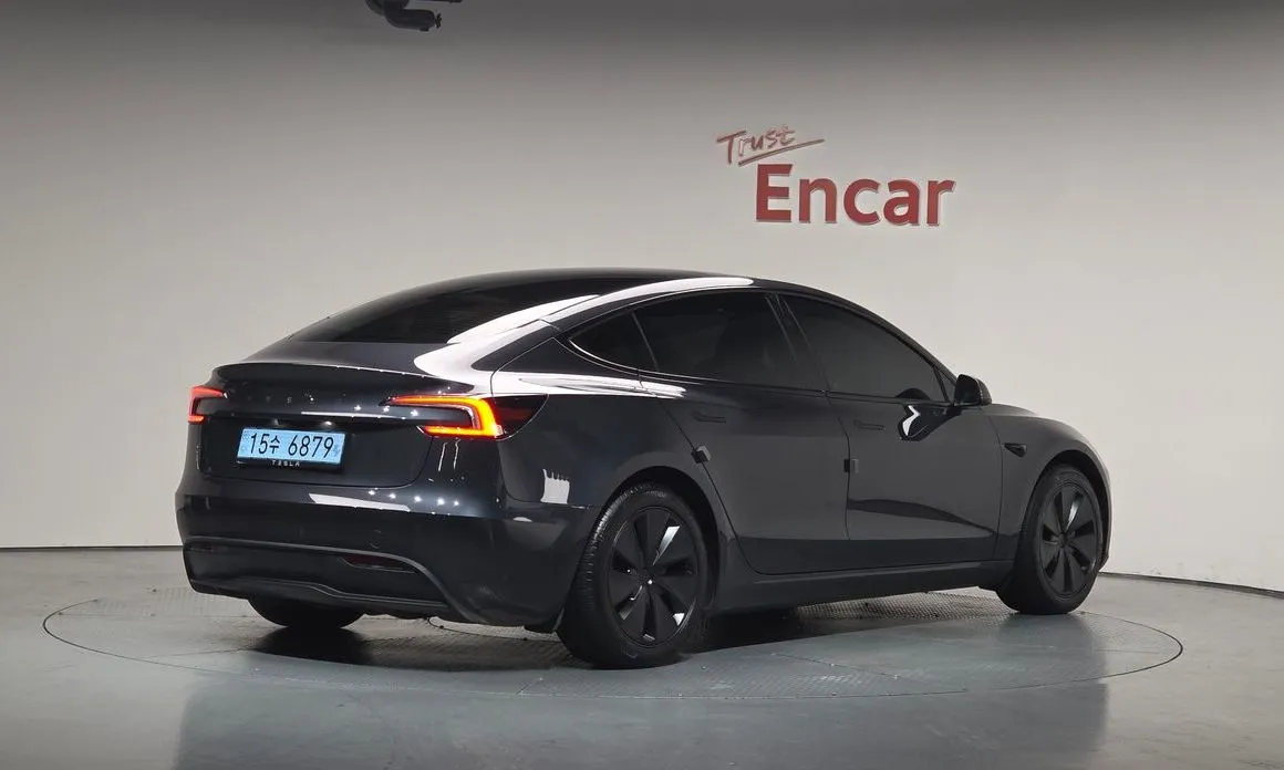 Tesla Model 3 — фото 4