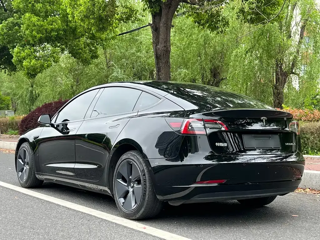 Tesla Model 3 — фото 8