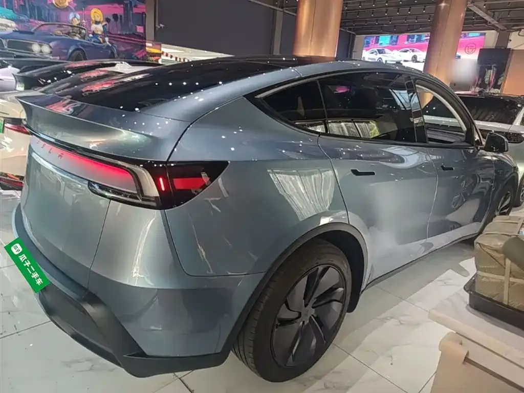 Tesla Model Y — фото 9