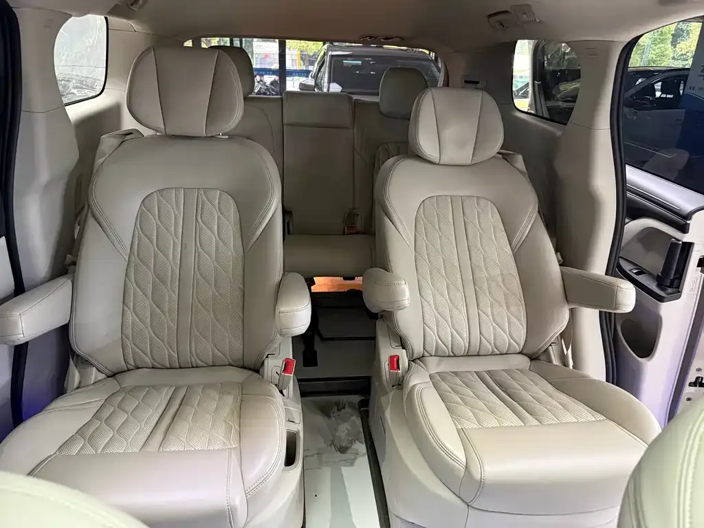 Buick GL8 2021 из CN, фото 3