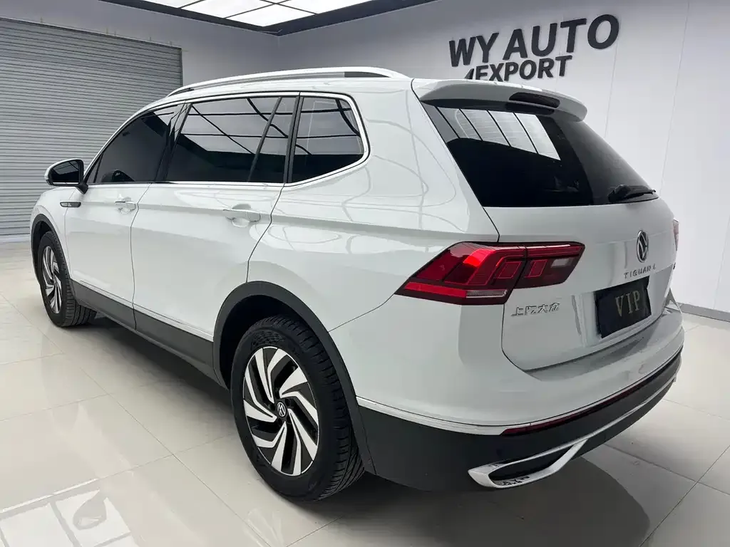 Volkswagen Tiguan L — фото 8