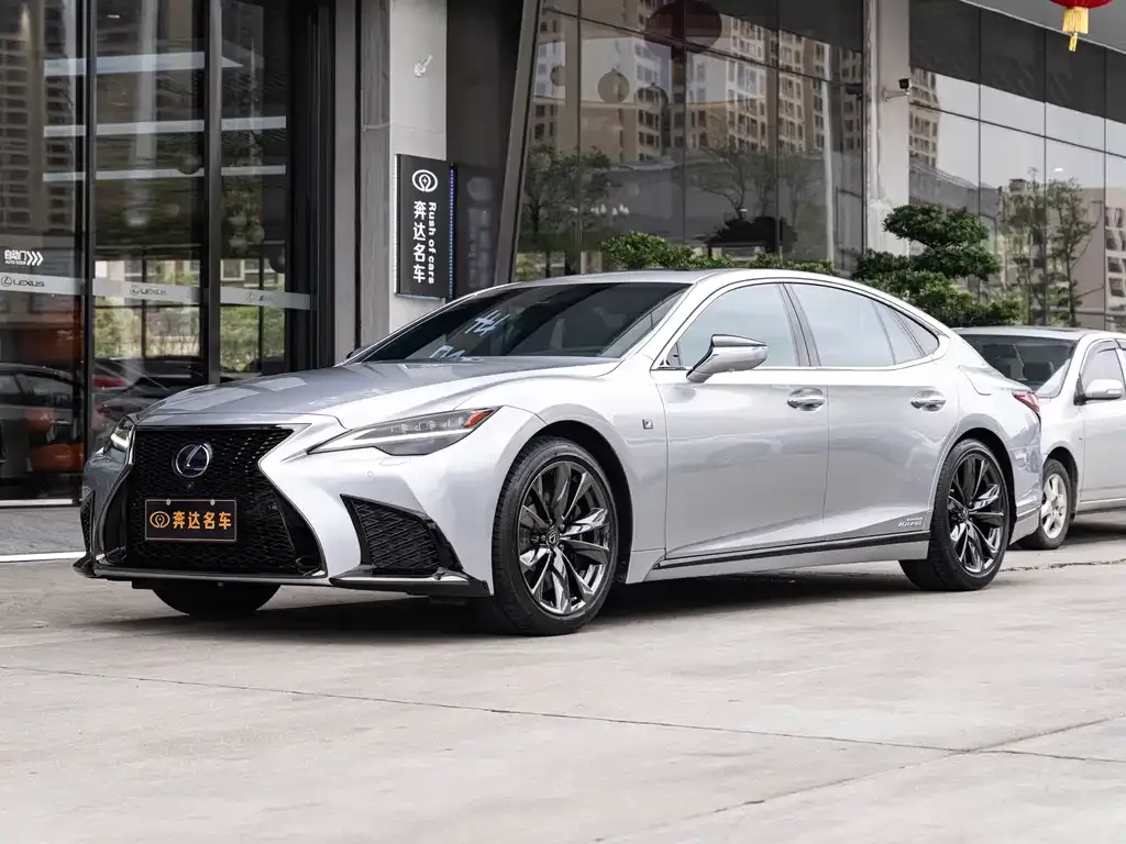 Lexus LS — фото 1