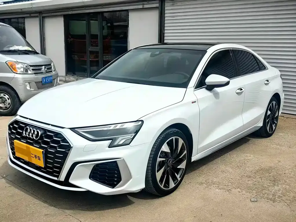 Audi A3 — фото 1