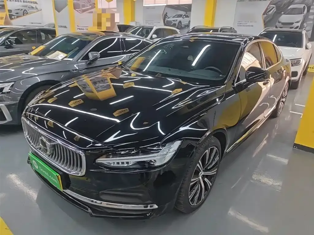Volvo S90 — фото 1
