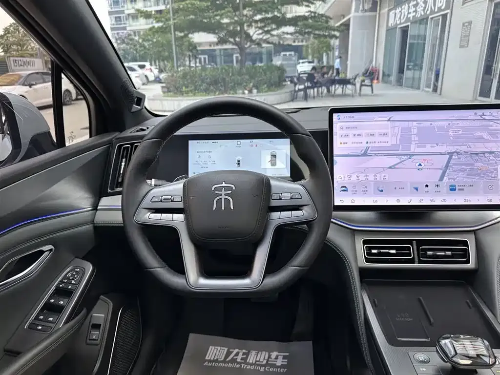 BYD L DM-i — фото 4