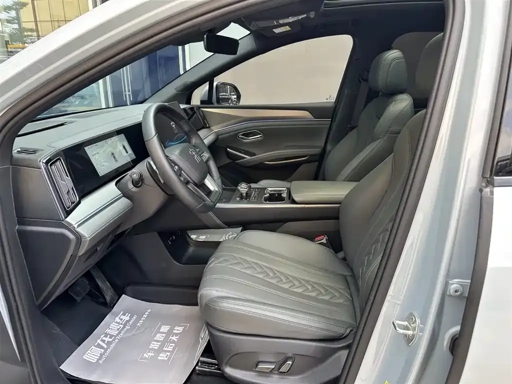 BYD L DM-i — фото 7