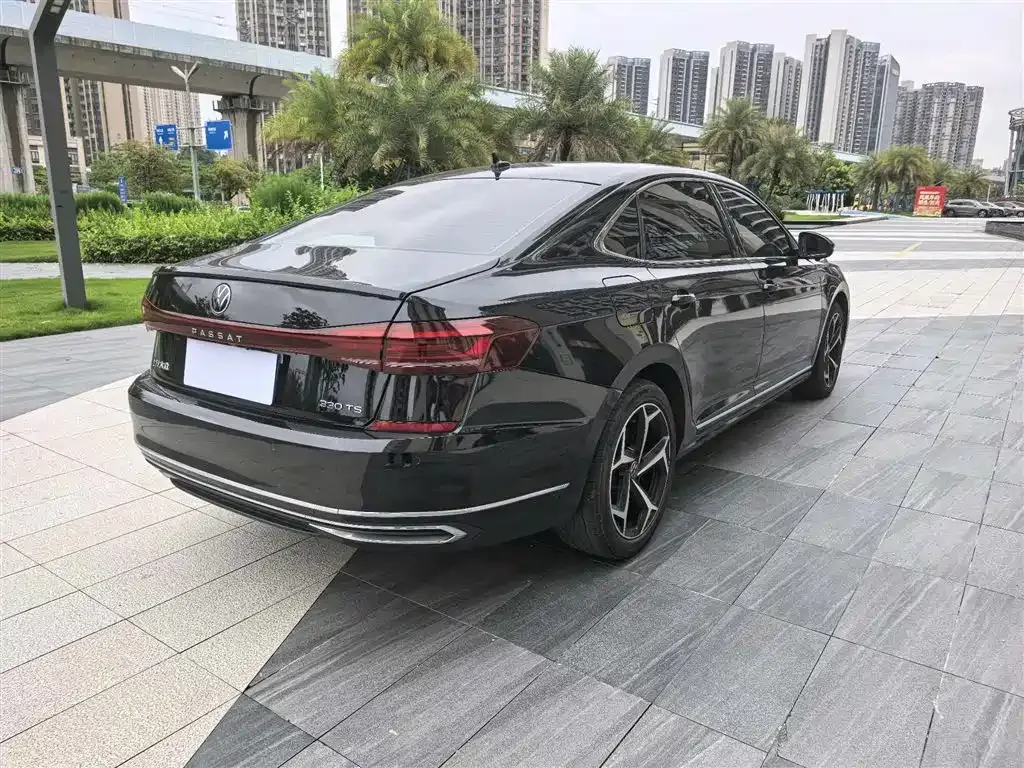Volkswagen Passat — фото 8