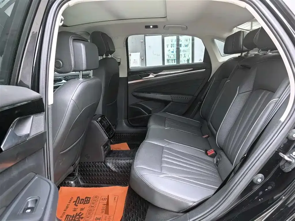 Volkswagen Passat — фото 6