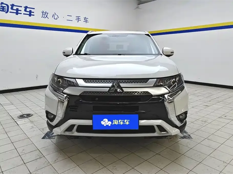 Mitsubishi Outlander — фото 3