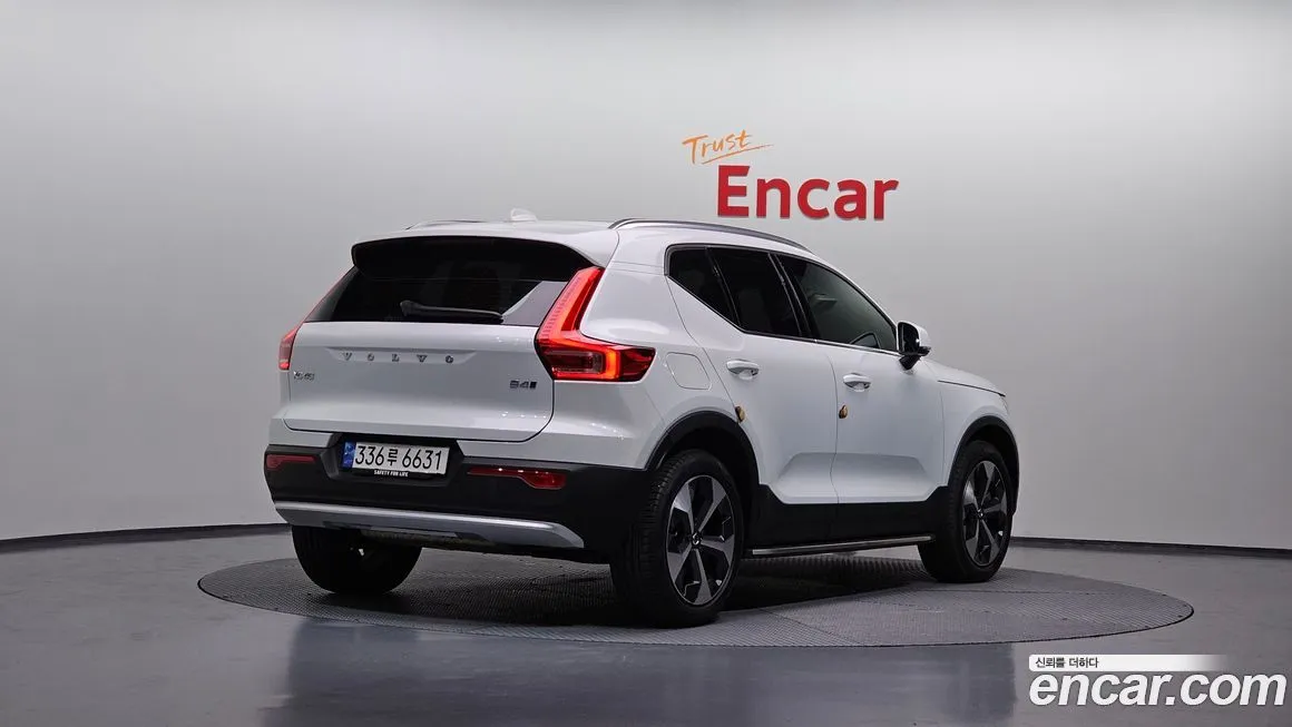 Volvo XC40 — фото 2