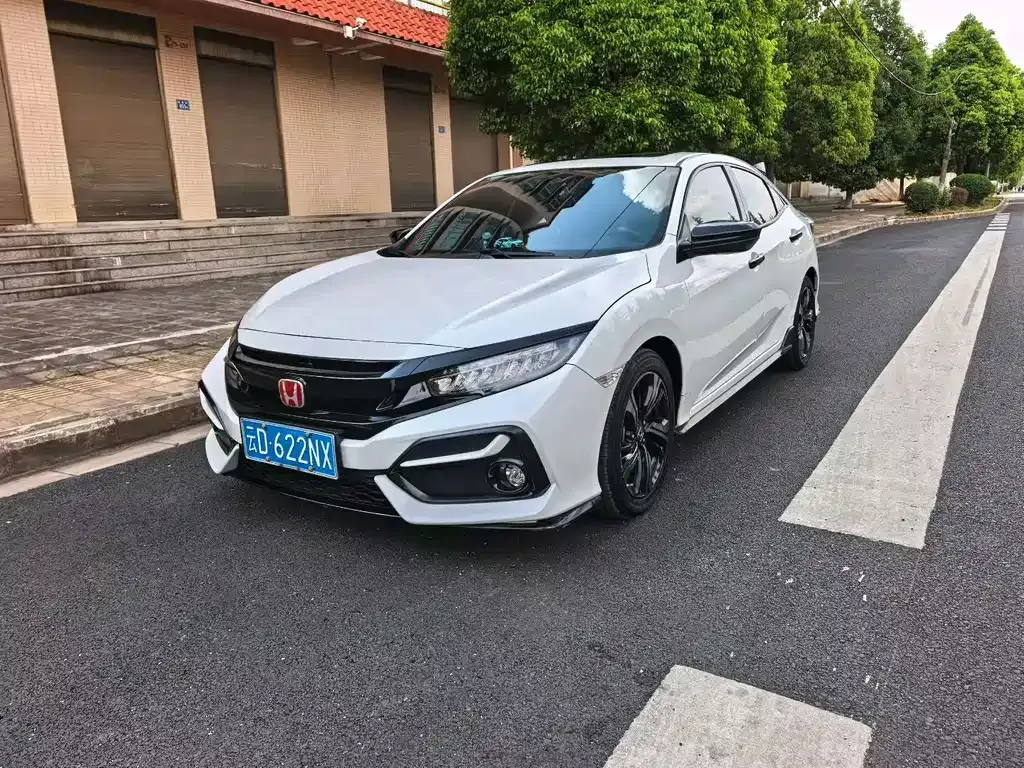 Honda Civic — фото 1
