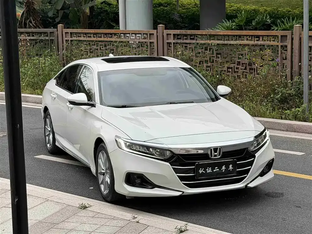 Honda Accord — фото 1