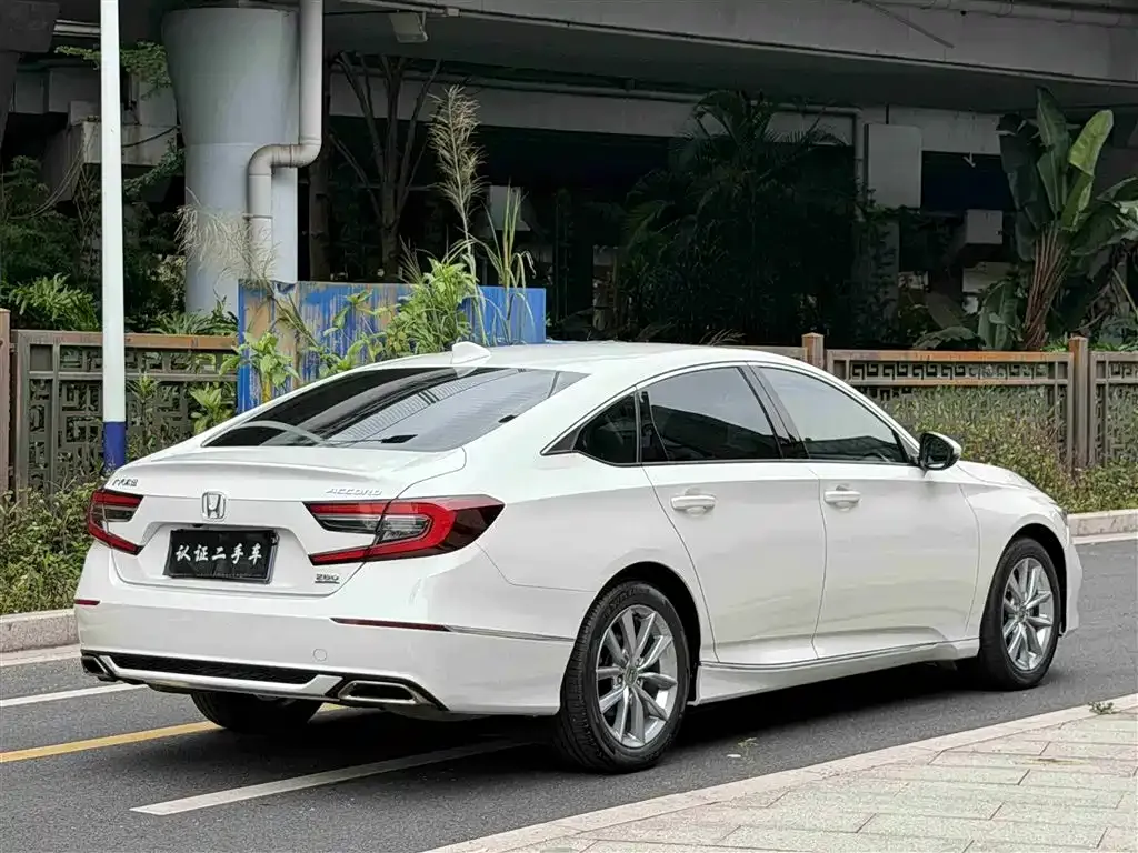 Honda Accord — фото 6