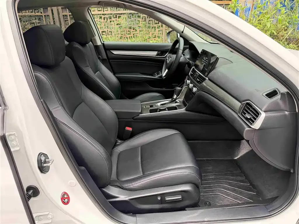 Honda Accord — фото 5