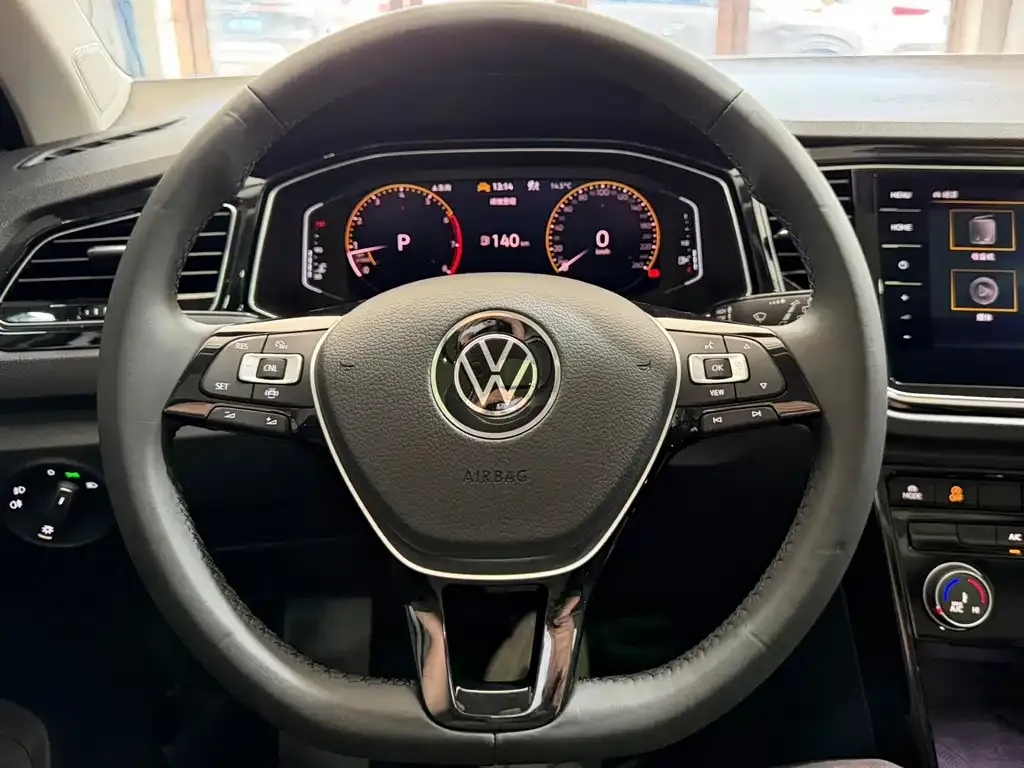 Volkswagen T-Roc 2023 из CN, фото 8