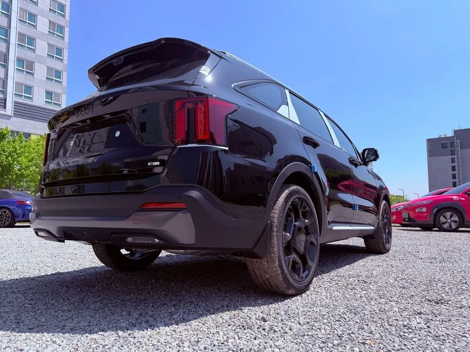 Kia Sorento — фото 6