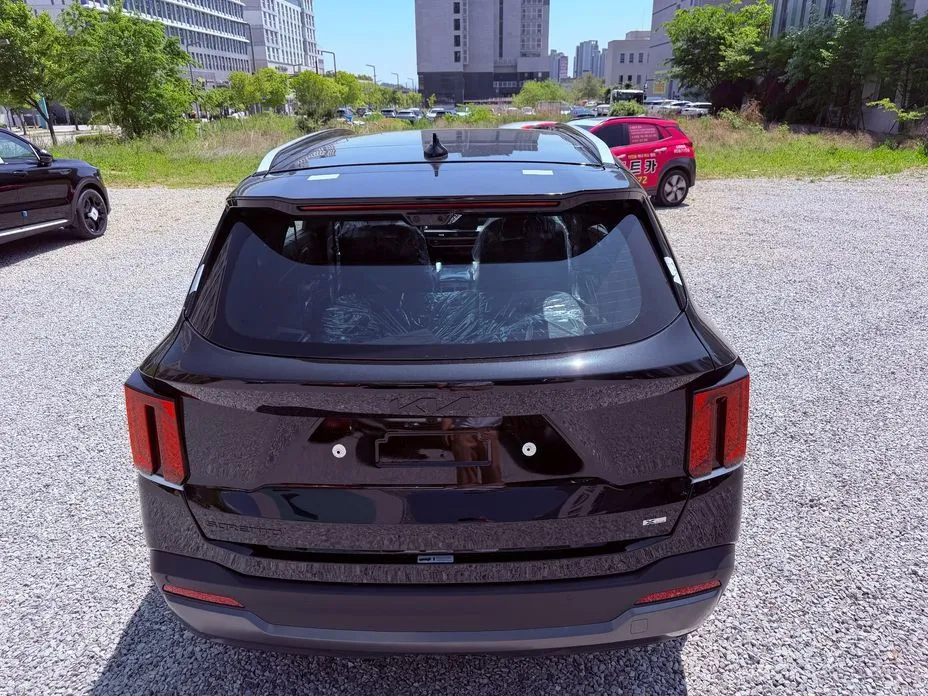 Kia Sorento — фото 10
