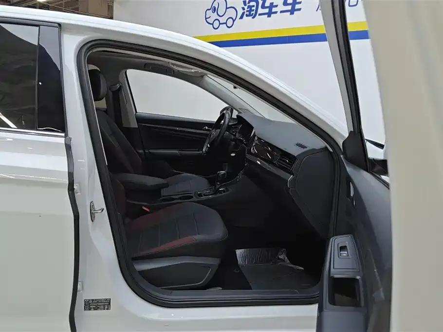 Volkswagen Bora 2022 из CN, фото 8
