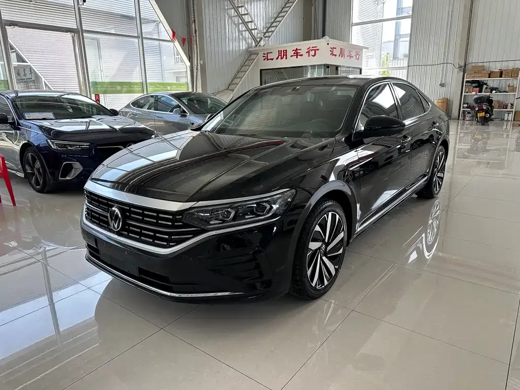 Volkswagen Passat — фото 1