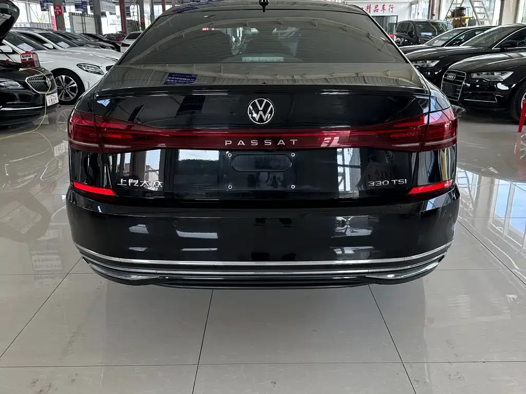 Volkswagen Passat — фото 6