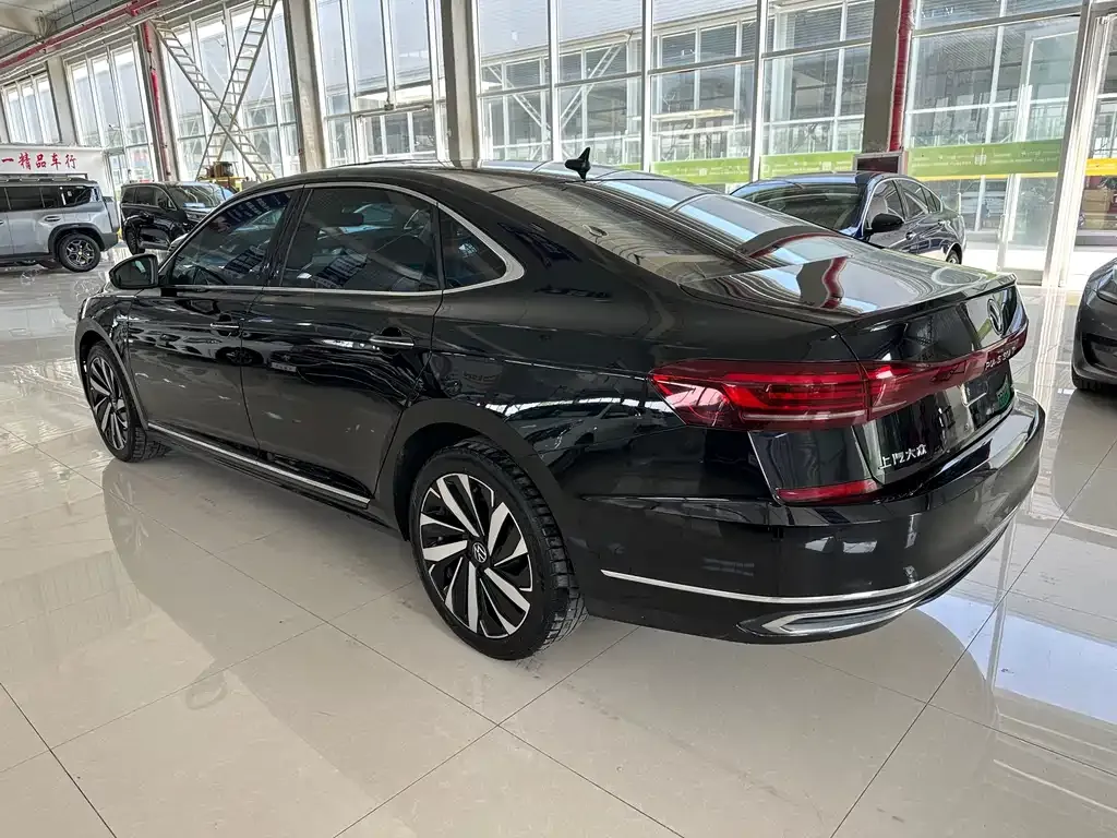 Volkswagen Passat — фото 9